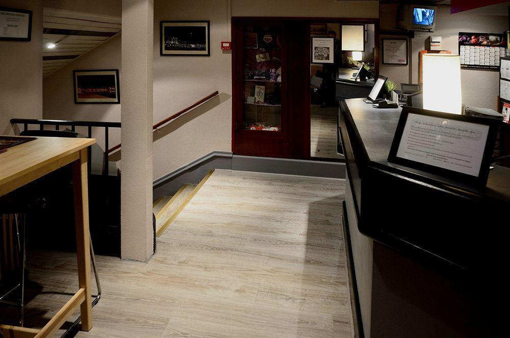 Des Ambassadeurs Hotel