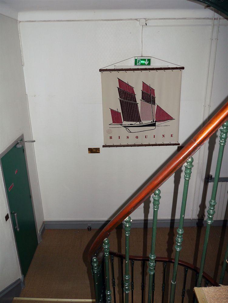 Des Ambassadeurs Hotel 2*