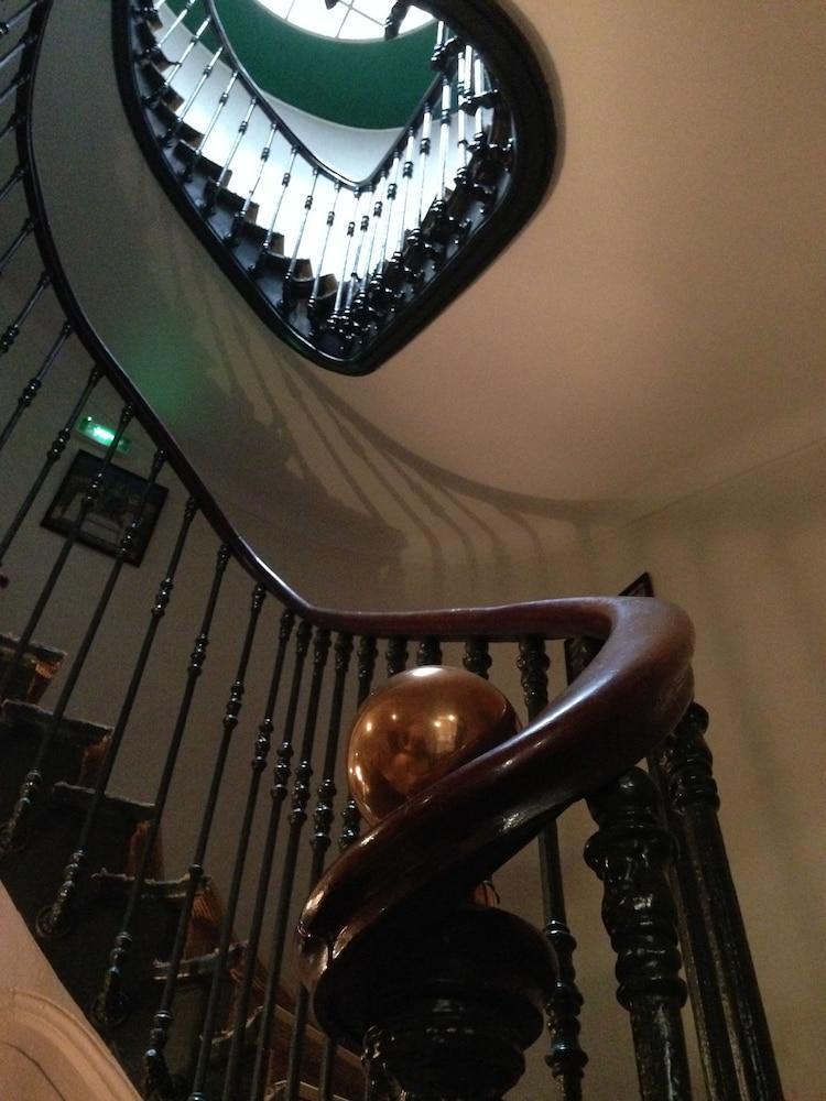 Des Ambassadeurs Hotel